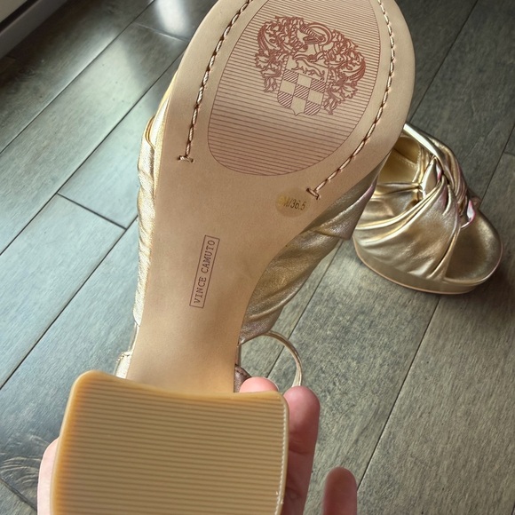 Vince Camuto Phebie - Picture 4 of 9